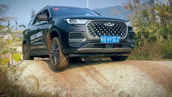 瑞虎8越野视频,驾驭山川，尽享驰骋之乐